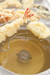 天ぷらをサクッと揚げるAGEJAWS
