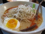 口コミ：グルぶろ☆ゴマのクリーミースープが美味しい坦々麺♪京都屋台風ラーメンよってこやの画像（3枚目）