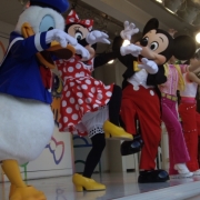 ディズニーランドへ行く時にも♪