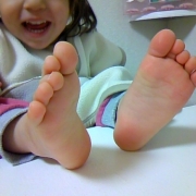 「あんよ見て～♪」【お子様のカワイイ素足自慢コンテスト！】我が子の素足を自慢して子供靴ゲット♪の投稿画像