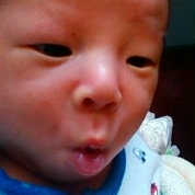 「変顔」赤ちゃんのキュートな写真コンテスト！！ベビちゃんのしぐさ。お寝ぼけ顔。度アップ顔の投稿画像