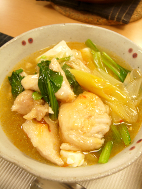 ごま油の風味が香る、鶏むね肉と豆腐の中華風ネギスープの画像（1枚目）