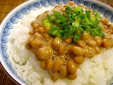 口コミ記事「【納豆界のバーバリー】『こだわりや本舗』の「贅沢納豆」を食べました！」の画像