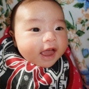 「にっこり」赤ちゃんのイイ笑顔の写真を大募集！赤ちゃんのお肌にやさしい「よだれかけ」モニターの投稿画像