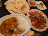 野菜カレーと手作りナン