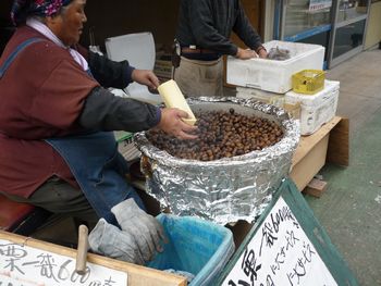 おばぁの焼き栗。の画像（1枚目）