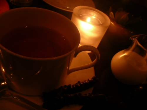 ホテルラウンジでの夜お茶の画像（1枚目）