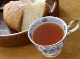 手作りパンと紅茶