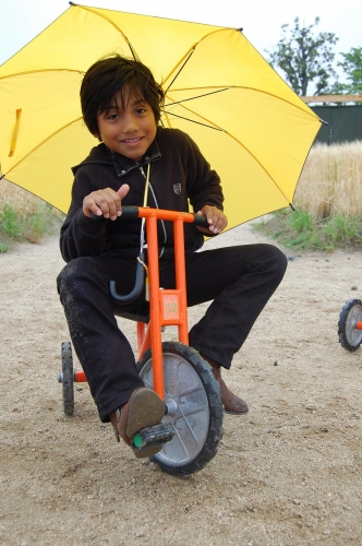 雨の日でも遊ぶぞ。の画像（1枚目）