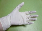 口コミ：使いきり天然ゴム手袋♪ 指先にぴったりで使いやすいです！の画像（3枚目）