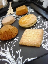 口コミ：ジュエリーみたいに並べて、、、アンリ・シャルパンティエの可愛いクッキー★「プティ・タ・プティ」の画像（3枚目）