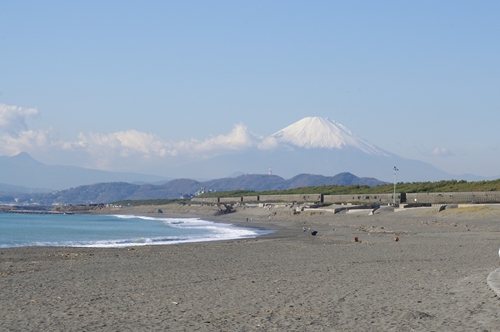 湘南の海と富士山の画像（1枚目）