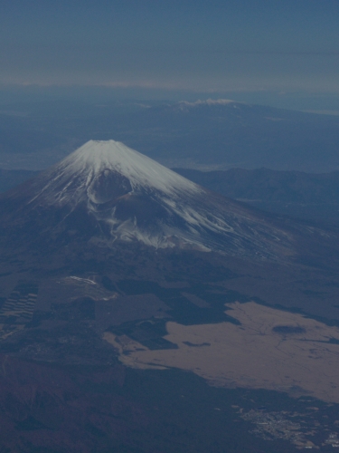 雪の富士山の画像（1枚目）