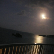 沖縄の夜
