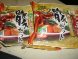 「大阪王将　酢豚セットと試食したギョウザ」の画像