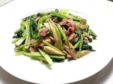 「小松菜とエリンギの炒め物」の画像（1枚目）