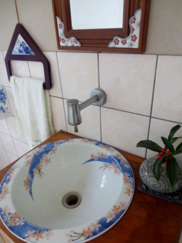 有田なトイレの蛇口の画像（1枚目）