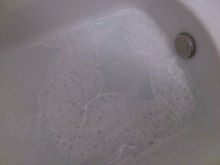滑らかな優しい泡のお風呂の画像（1枚目）