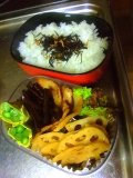 「十六穀米ごはんのイワシ丼弁当／きゃらぶきとあぶり豚きんぴら弁当」の画像（2枚目）