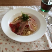 トマトと生ハムの和風冷製パスタ。