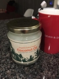 エクストラオーガニックのココナッツオイルです。香りに癒され、乾燥にも効果的です。