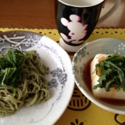 モロヘイヤ素麺と大葉冷奴