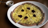 「島田市ばらの丘公園のレストランで食べたローズピザ」の画像（1枚目）