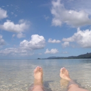 「石垣島の海にて」美足百選サイト開設記念！足と風景をバックに写真をお送りください！の投稿画像