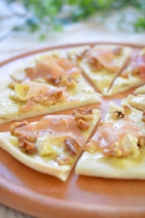 口コミ：アロエ花蜜で作る♫カマンベールと生ハムのピザ☆の画像（1枚目）