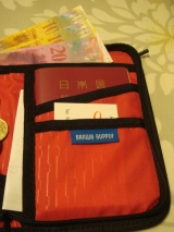 口コミ：【海外旅行で必要なものが全部収納できるパスポートケース♪の画像（6枚目）