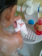 口コミ：子供も大人も家族皆で使えるミヨシ石鹸の泡ボディソープ♪の画像（7枚目）
