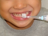 口コミ：乳歯の虫歯予防に最適！こども用音波電動歯ブラシ☆プチブルレインボー★の画像（1枚目）