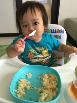 口コミ：キンプロ にぎにぎスプーン・フォーク・お食事スタイの画像（3枚目）