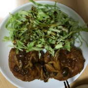 煮込みハンバーグ