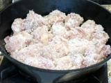 口コミ：今日の晩ご飯/ココナッツオイルを使って、スキレットで作る「鶏もも肉のパン粉焼き」で晩酌！の画像（7枚目）