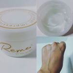 Remei All Gel Packのモニターのご紹介です。化粧水、乳液などのスキンケアがこの１つで完了するオールインワンジェルです。伸びがいいので少量で顔全体に塗れます。透明なぷるぷ…のInstagram画像