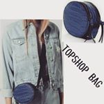 ★TOPSHOP★ Ladies Bags Mini Crossbody Shoulder Clutch Bag Purse BNWT FREE P&P  お値段3,427円くらい。鮮やかなブルー…のInstagram画像