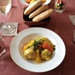 #記念の食卓#勝手にルノーブル40周年祭り #monipla #モロッコ料理大切な記念日に、モロッコ料理を作ったよ～スパーリングワインも美味しかった^^・手羽元と野菜のタジン…のInstagram画像