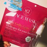 水素パック初体験💕水素を発生される？シートマスクで、使う直前にシートマスクを濡らして使うの。水素パワーで、お肌に働きかけてくれるみたいです。普通の美容液シートマスクとは、使用感が全く違うの。こ…のInstagram画像