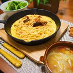 #おうちごはん #instafood #dinner ピエトロさんからパスタソースを頂きました♡わたしは『ナスとひき肉』旦那さんは『ボロネーゼ』スキレットでソースと和えて，溶き卵を…のInstagram画像