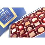 .おやつにチョコレート🍫💕今秋リニューアルした、エスプリドメリー✨チョコレートに合わせる素材やフォルムにこだわりワンランク上の美味しさらしいですよ！.箱を開けた瞬間からチョコレートの芳…のInstagram画像