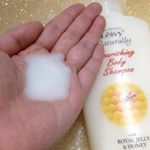 今回試させていただいたのは、株式会社アクシスさまの大人気ボディシャンプー💖レイヴィーボディシャンプーローヤルゼリー&ハチミツローヤルゼリーにはバランスのとれた40種以上の美容成分が含ま…のInstagram画像
