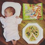 🍕ピザ約二枚分♥🍕 #monipla #アクリ#ローマ風薄焼きクラスト #ピザ#冷凍食品#赤ちゃん#baby#pizzaのInstagram画像