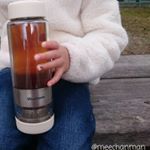 .娘と近所の公園に行った時の1枚😊🎶#ツイスティー で淹れたての麦茶を󾬌温まりながら、少し長めに遊んできました🙋󾭠今までは麦茶パックを入れっぱなしで、濃くて苦〜い麦茶を飲ませてましたが…のInstagram画像