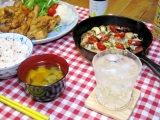 口コミ：今日の晩ご飯/スキレットで作る、「茄子とベーコンのチーズ焼き」と、「手羽元開きの炙り焼き」の画像（1枚目）