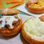 次女のバースディディナーに、ブレッドボールでいろいろ作ってみました♪すごく簡単なのに見栄えがとってもいいから娘もとっても喜んでくれました～！これが、３種類作ってもたったの10分でできちゃう…のInstagram画像