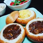 ブレッドボールでクリスマス♪パンをくりぬいたところににスープをいれます。くりぬいたパンはスープをつけていただきました♪フレンチブレッドボールは甘くておいしい♪ レンジでチンしたり、…のInstagram画像