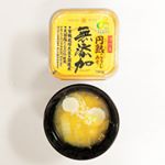 ひかり味噌　無添加・円熟こうじみそ信州のお味噌です。つぶつぶこうじ、優しい色、優しい味🍯　大豆、米、食塩だけで作られた無添加みそですよ😉👌💮正月前なのに食べ過ぎ気味(^｡^;)そんな時でも…のInstagram画像