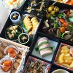 #おせち 〜！^ - ^♪#新年会 ではない、我が家の#お正月料理 ✨やっぱり、#のし鶏 と#筑前煮 が好き♪#酉年 だから？#鶏肉 入れなかったって、笑わたしは鶏肉好き なのに〜…のInstagram画像