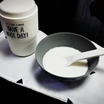 .朝にPOSTしたブルガリアのホームメイド・ヨーグルトのスターターキット完成したので昼に食べてみましたー😍.うん。ヨーグルトになってる😍💕おいしいし、牛乳1パック分作れるし…のInstagram画像